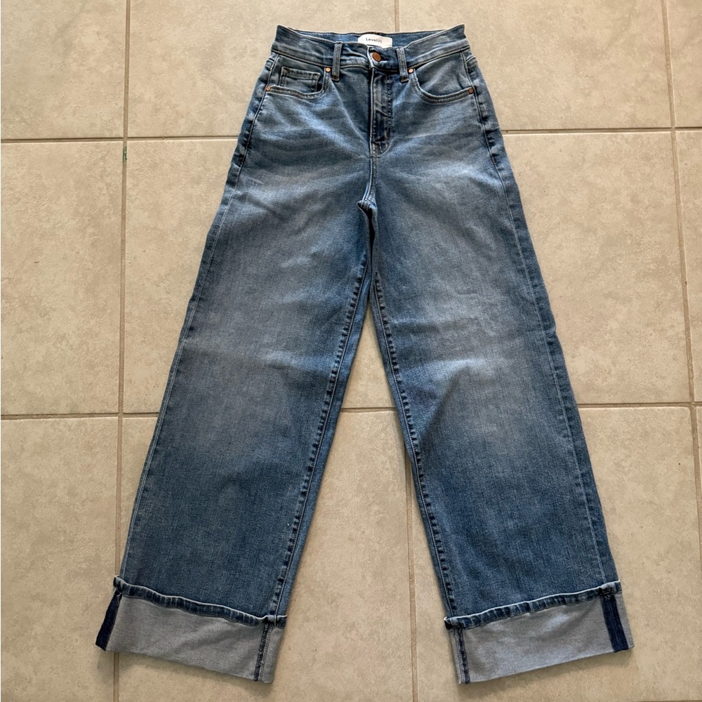 Level 99 cuffed Classic Blue Jeans stretchy comfy like new